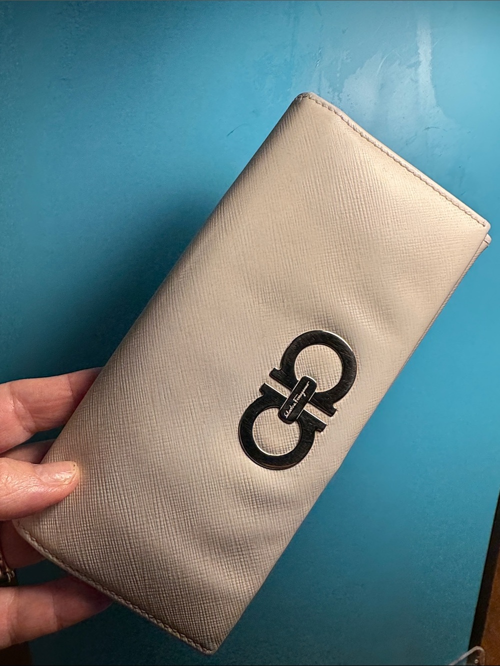Salvatore Ferragamo Cream Saffiano Leather Wallet with Silver Gancini